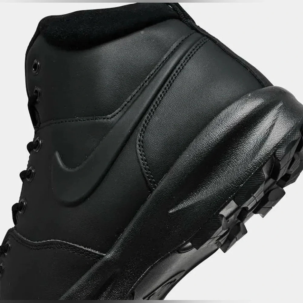 Nike Men's Manoa Boots Black - Size 10.5